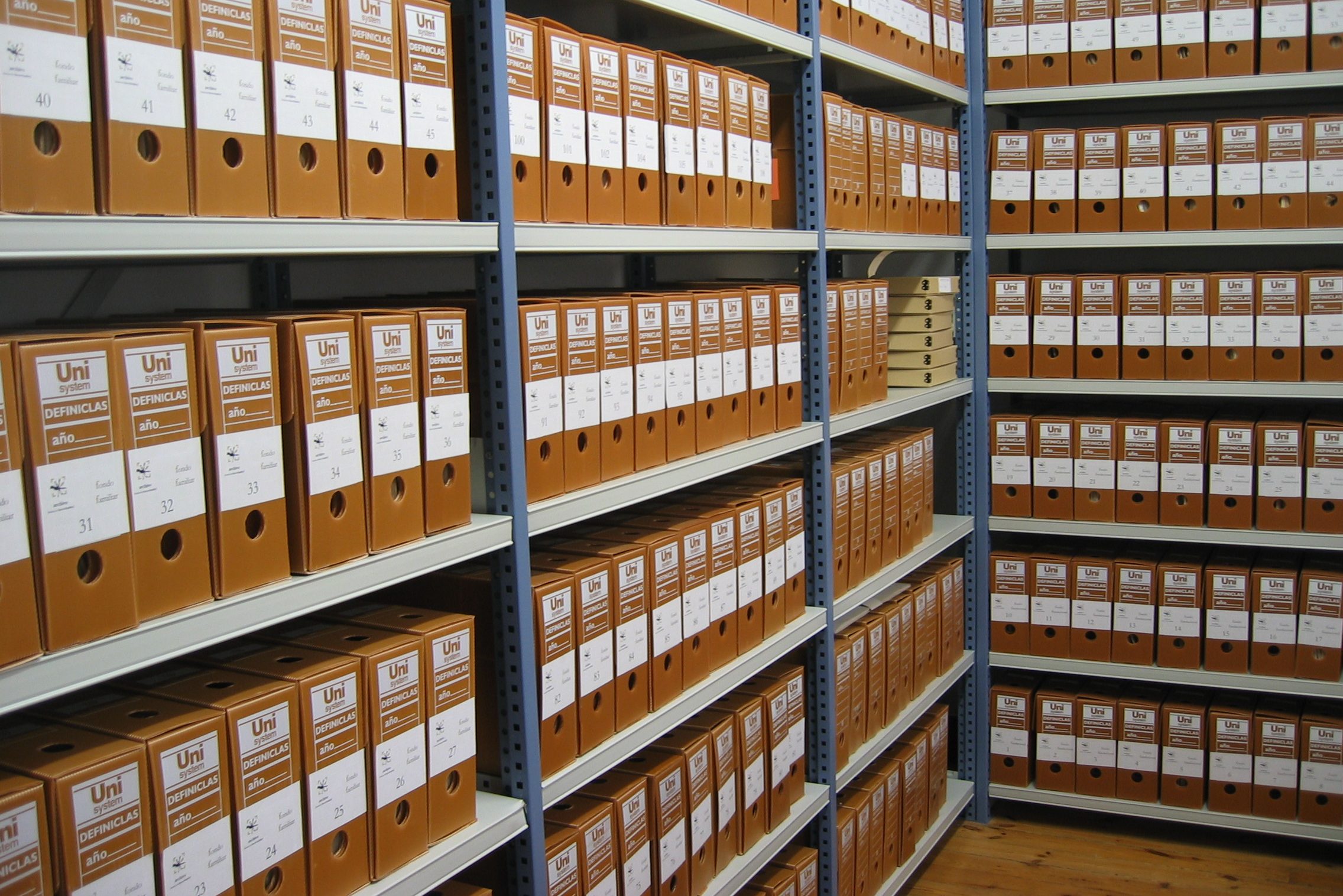 Организация документов в архиве суда. Архивное хранение. Архив документов. Хранение дел в архиве. Архивное хранение документов.